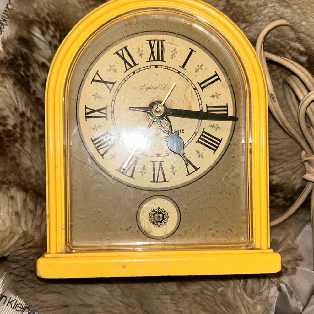 GE MID CENTURY CLOCK